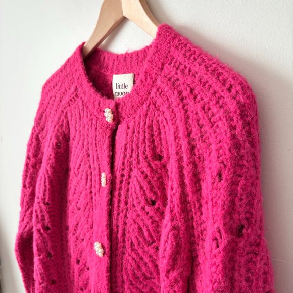 Aritzia Little Moon Rosella Pearl Button Sweater Cardigan Fushia Pink Size Small - Picture 3 of 7